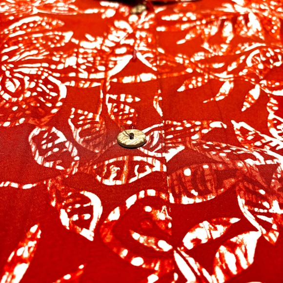 Red/White Floral Pattern Hawaiian Shirt - Picture 7 of 12